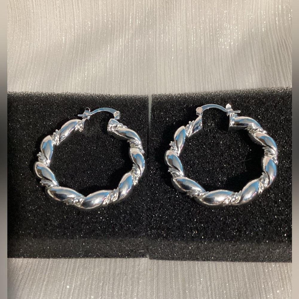 🌺Silver Filled Glossy Swirly Braided lightweight Large Hoop Earrings